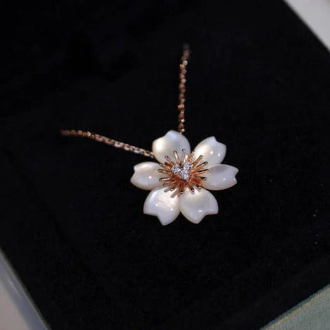 WHITE ROSE PENDANT NECKLACE