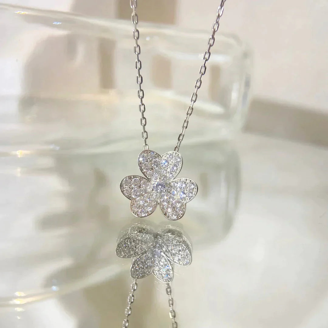 FLOWER DIAMOND NECKLACE