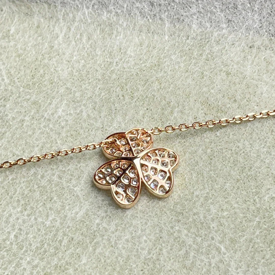 FLOWER DIAMOND NECKLACE