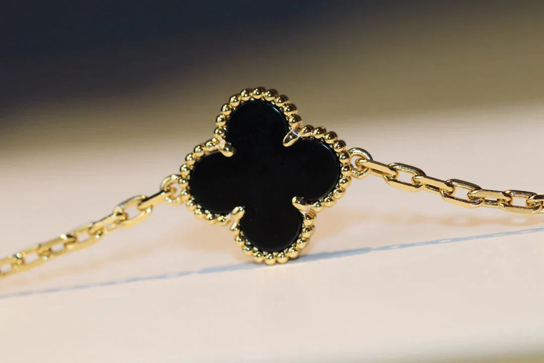 CLOVER 20 MOTIFS ONYX GOLD NECKLACE