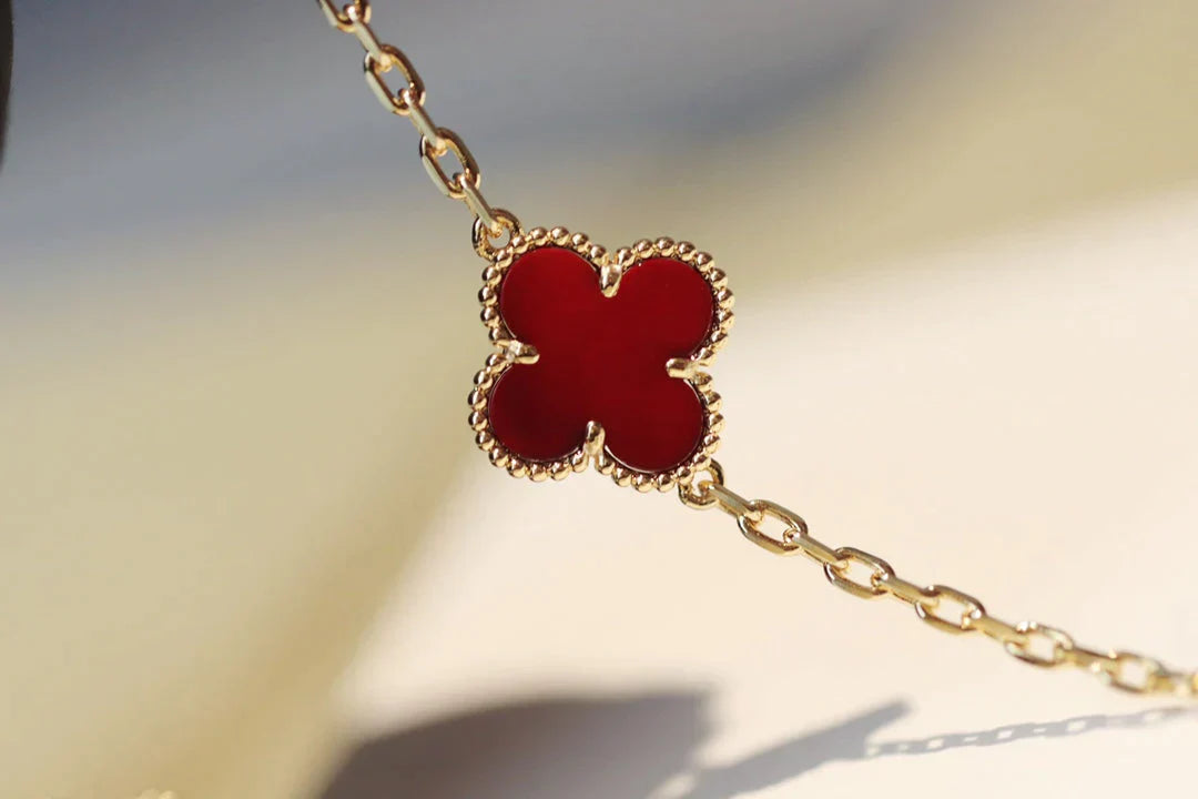 CLOVER 20 MOTIFS CARNELIAN GOLD NECKLACE