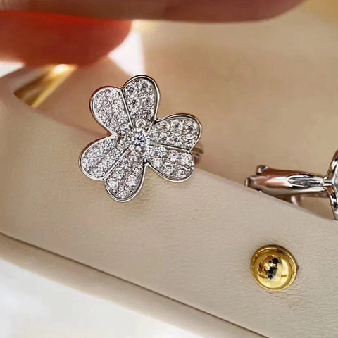 CLOVER COMOS SILVER DIAMOND EARRINGS