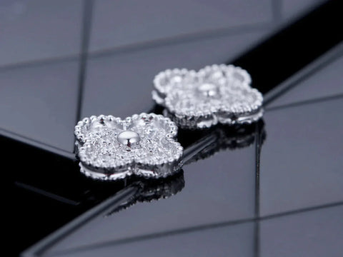 CLOVER SILVER DIAMOND STUD EARRINGS