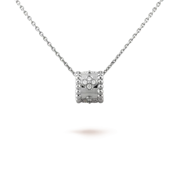 Perlee Pendant Silver Necklace