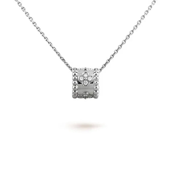 Perlee Pendant Silver Necklace