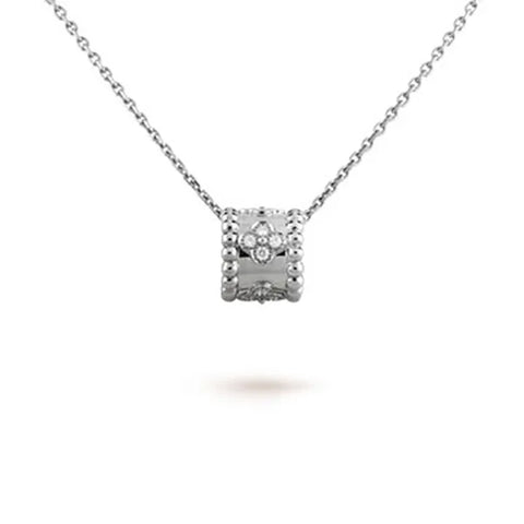 Perlee Pendant Silver Necklace