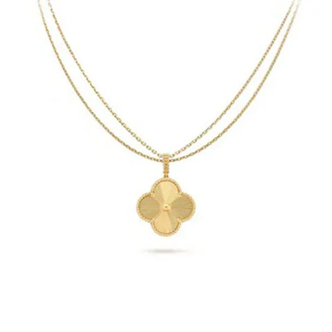 Vintage Clover Pendant Necklace Gold